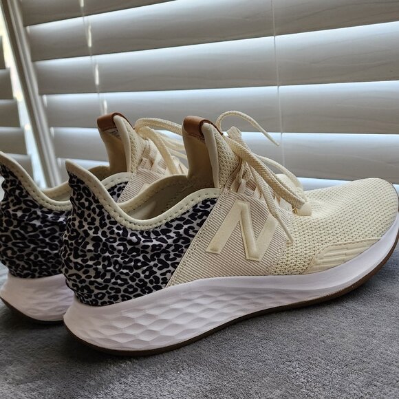 Women's New Balance Leopard Print Sneakers Size 9 - Picture 8 of 16